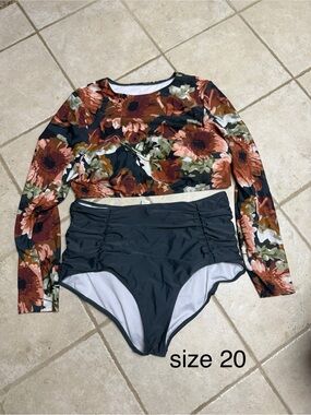 Floral Long Sleeve Rash Guard Crop Top with High-Waist Black Swim Bottoms